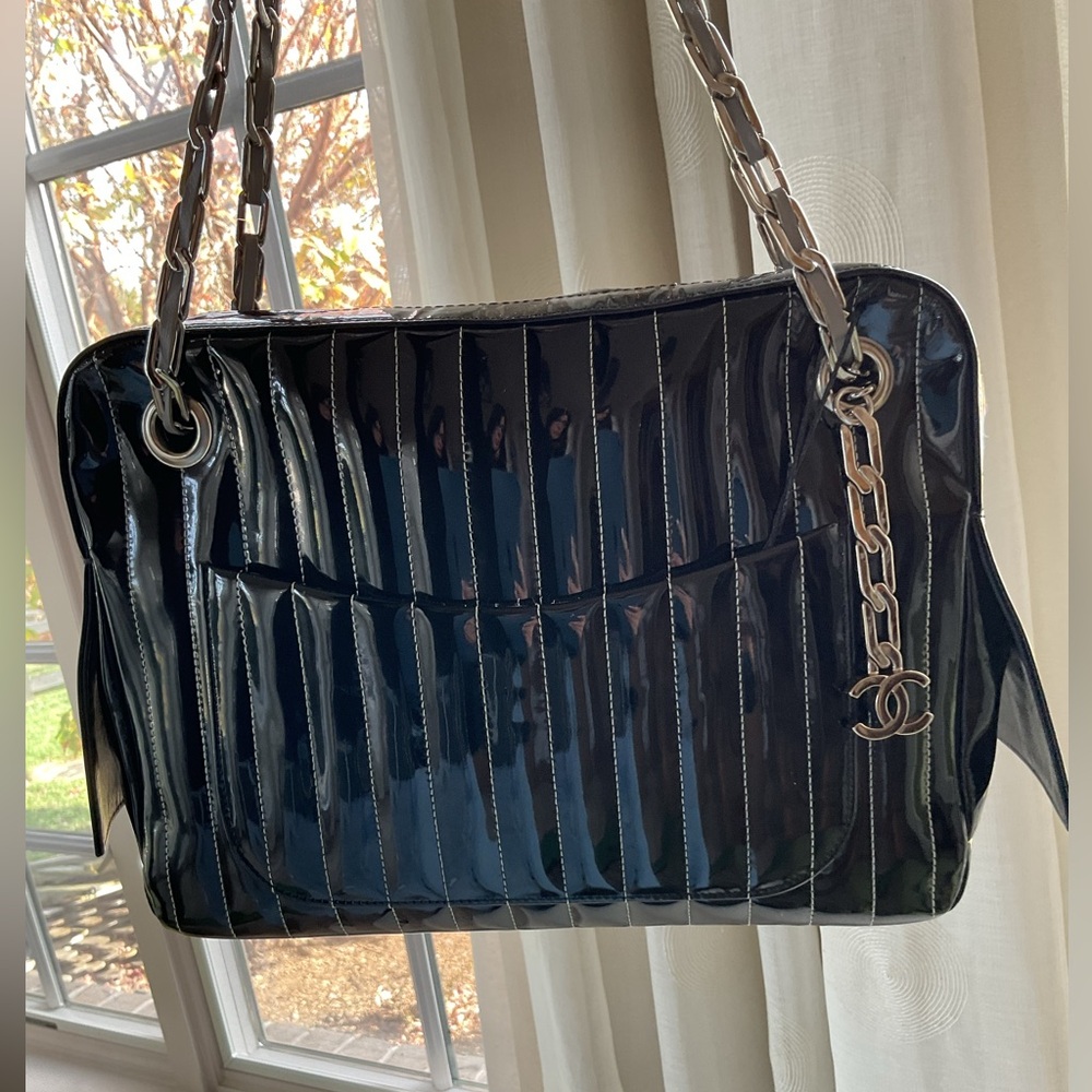 Gorgeous Chanel Patten, leather handbag